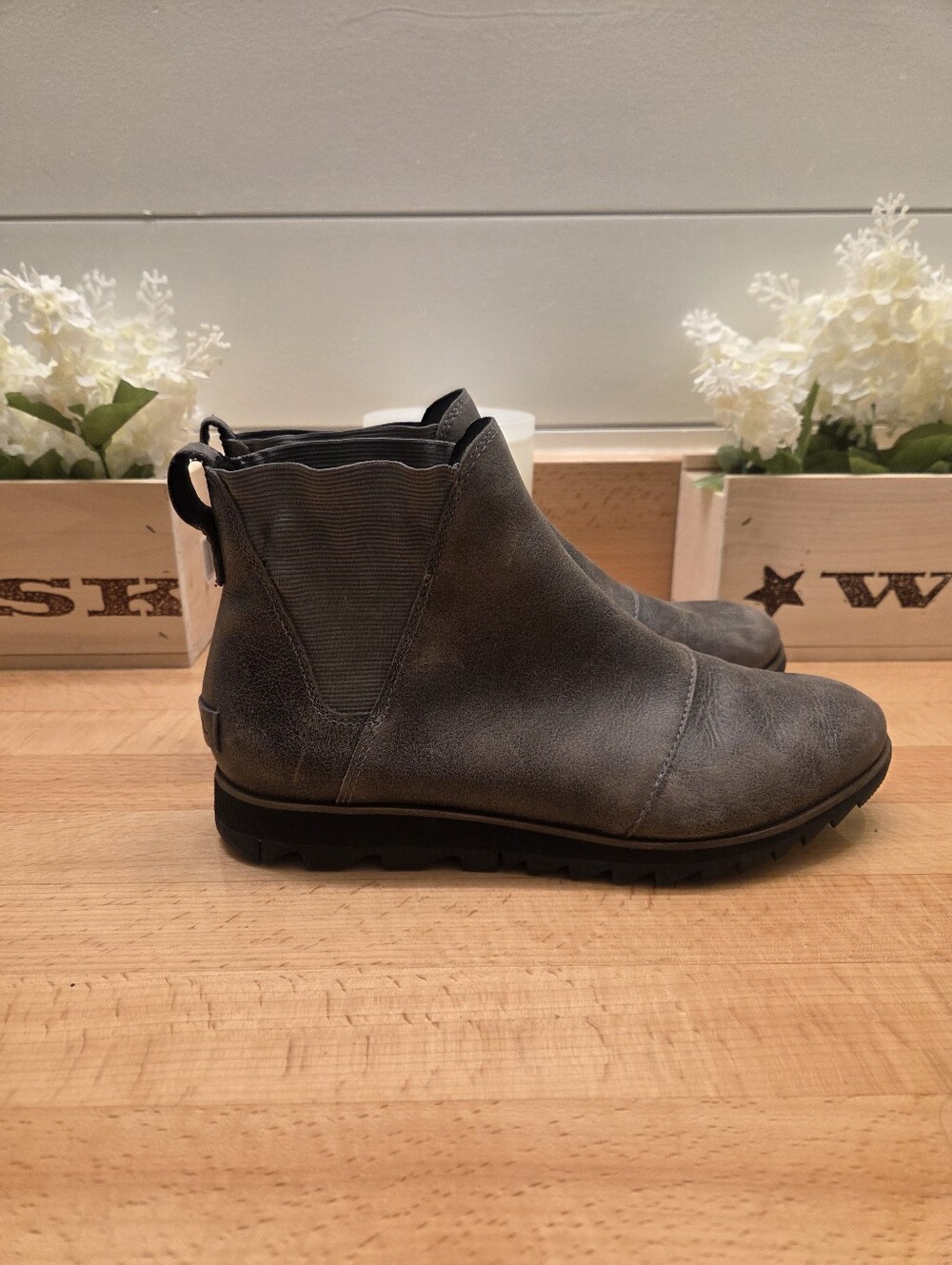 Sorel Harlow Chelsea Waterproof Ankle Boots  Grey Distressed Leather Womens Sz 8